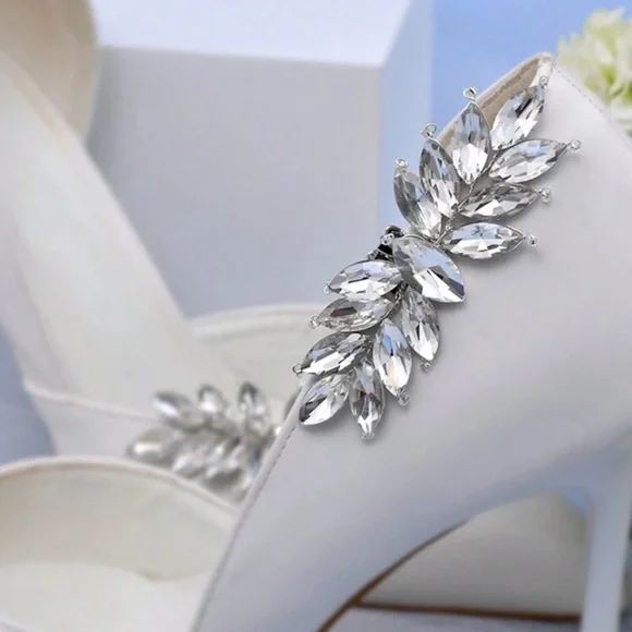 🪩 Embellished Shoe Clips 🪩 - Picture 4 of 4
